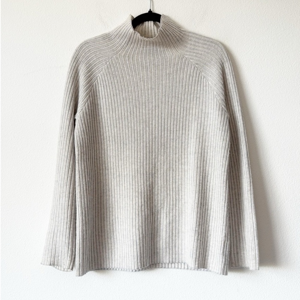 Theory 100% Cashmere Women's Ribbed Gray Sweater